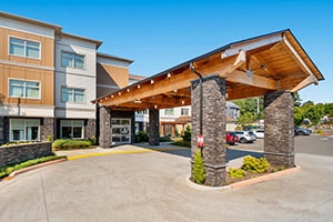 The front driveway and entrance to Cedar River Healthcare